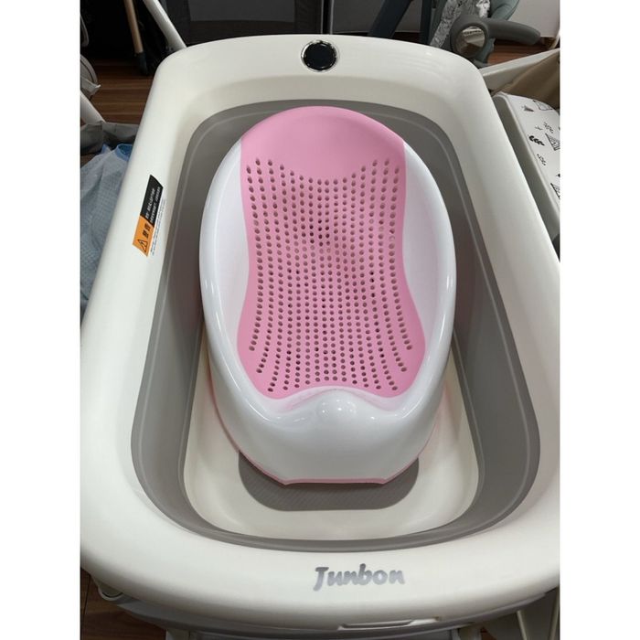 Deluxe baby bather 