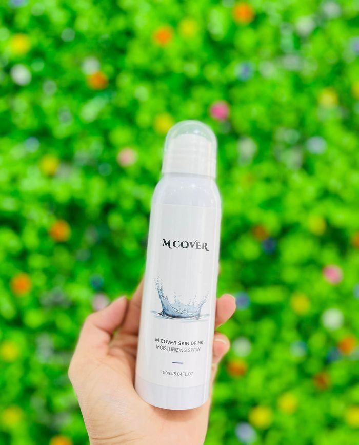 M cover moisturing spray