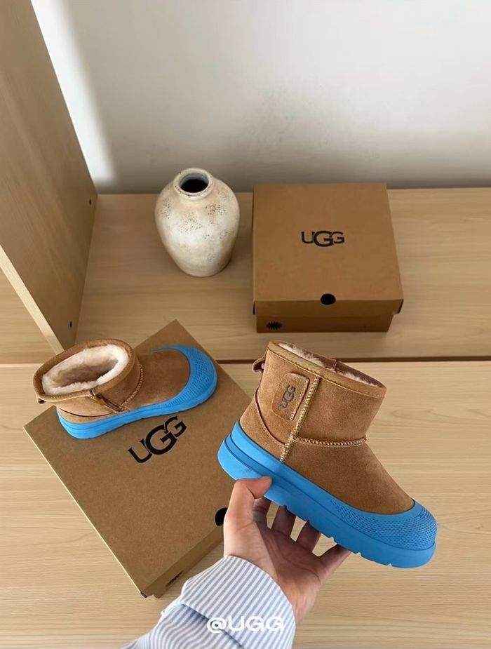 UGG Neumel Hybdrid Blue