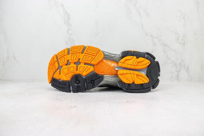 Balenciaga Runner Worn-Out Black Fluo Orange