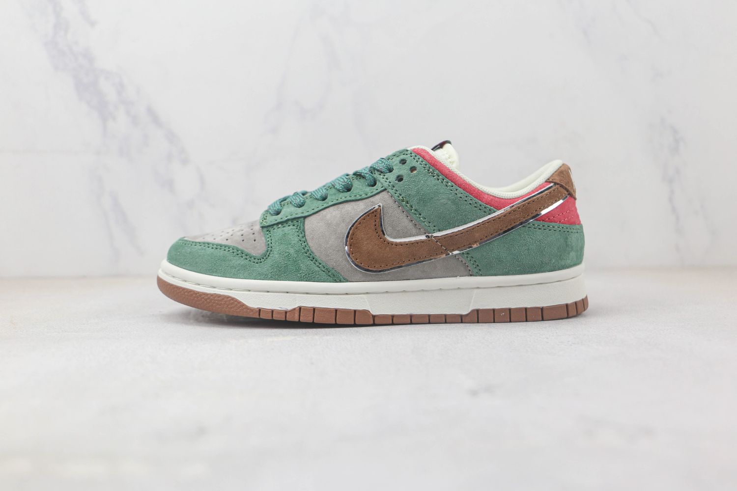 Otomo Katsuhiro x NK SB Dunk Low "Steamboy OST" 17