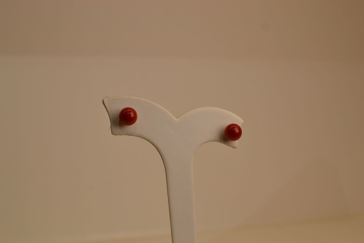 Ака шүрэн ээмэг