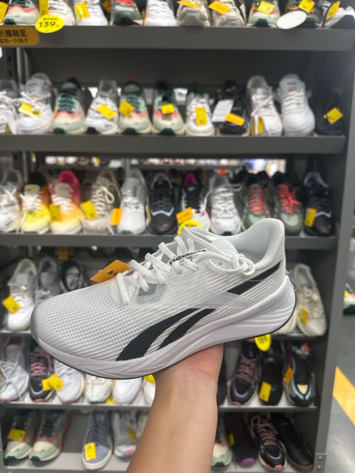 Reebok гутал