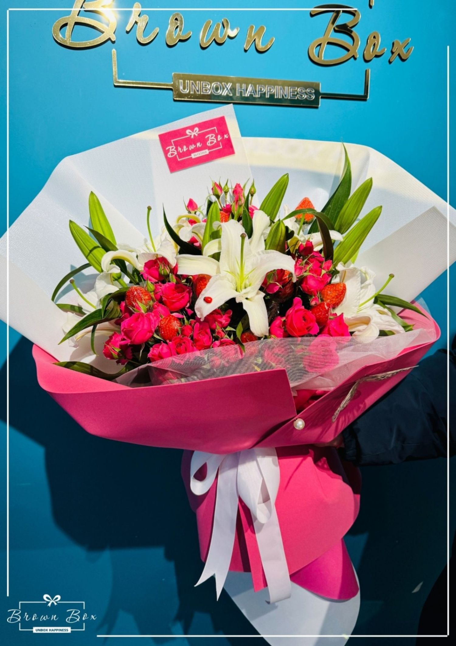 Лили, мини сарнайтай гүзээлзгэнэ