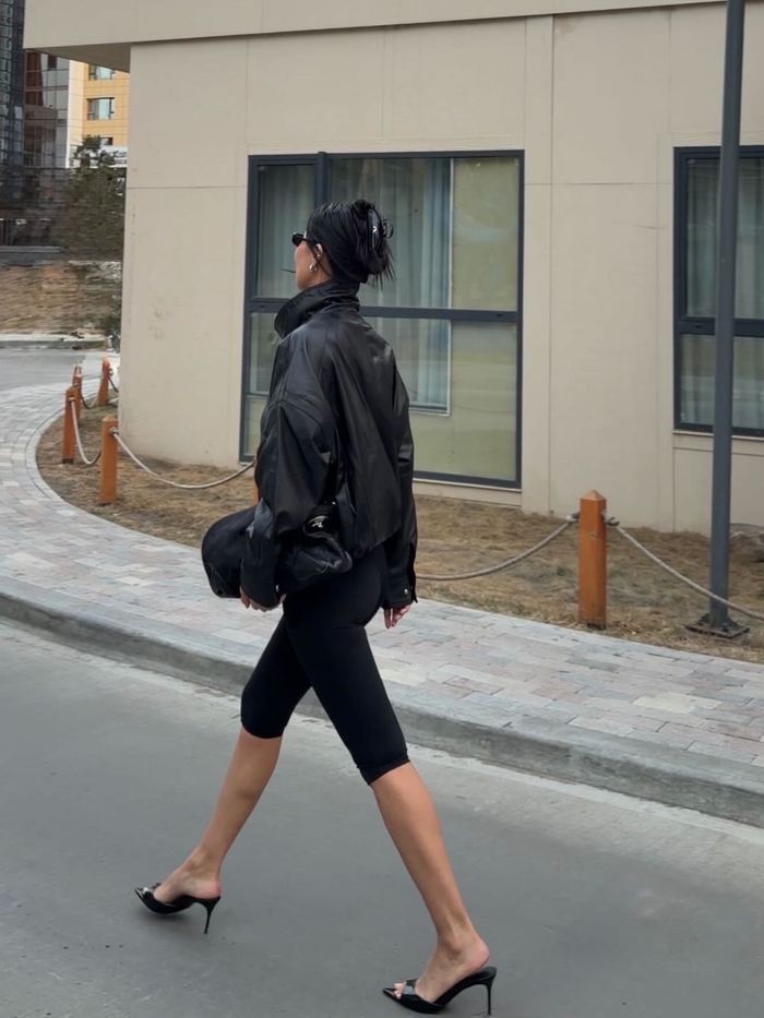 Komi Capri Leggings in black