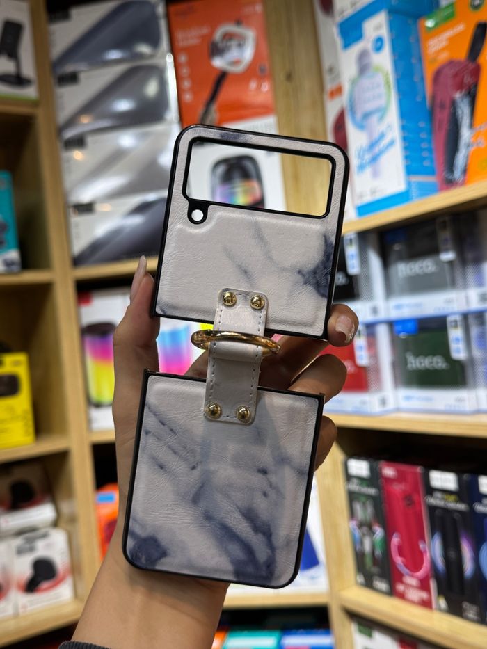 Samsung Z Flip 4 судалтай гэр