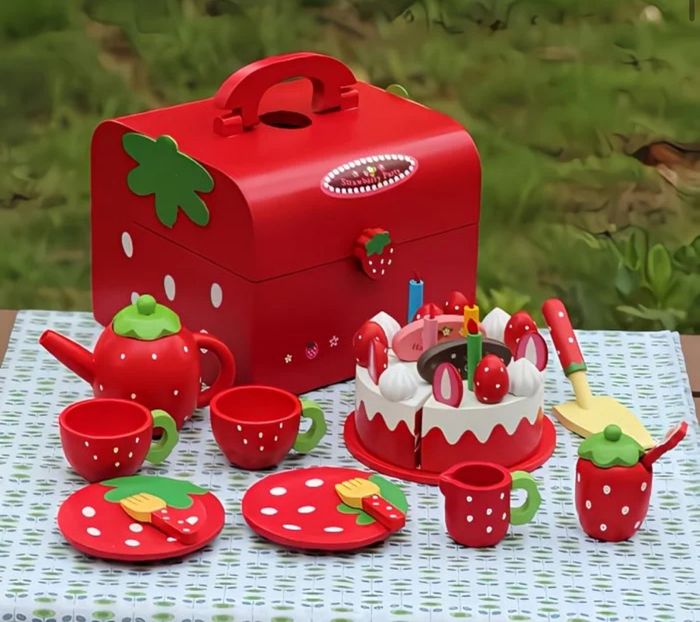 Гүзээлзгэнэтэй өглөөний цай ком