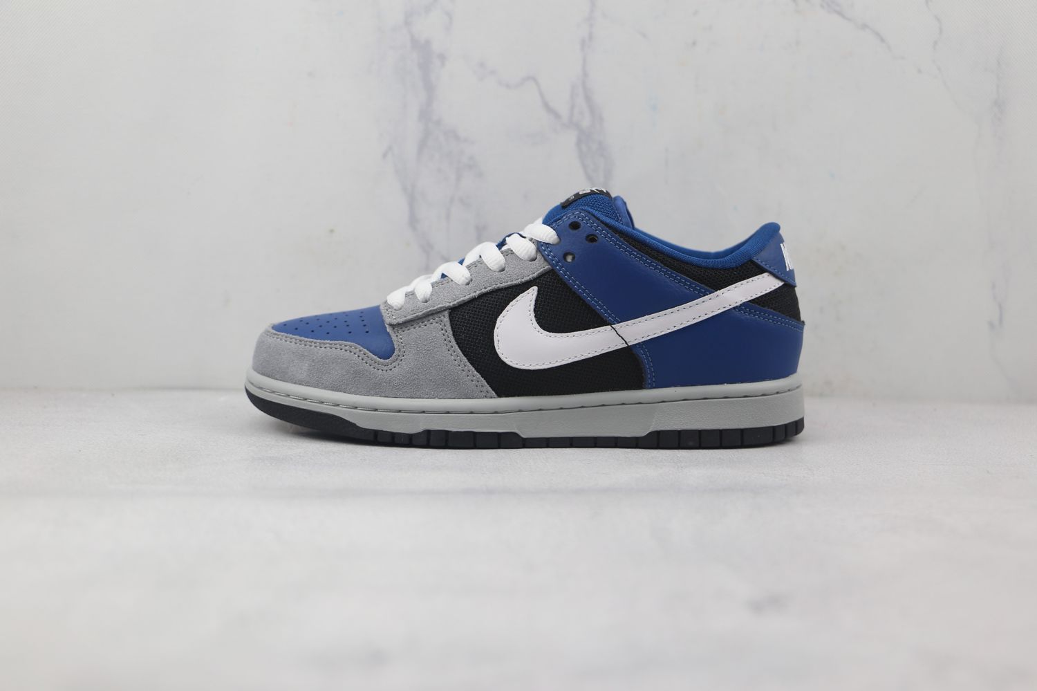 NK SB Dunk Low"Warriors"