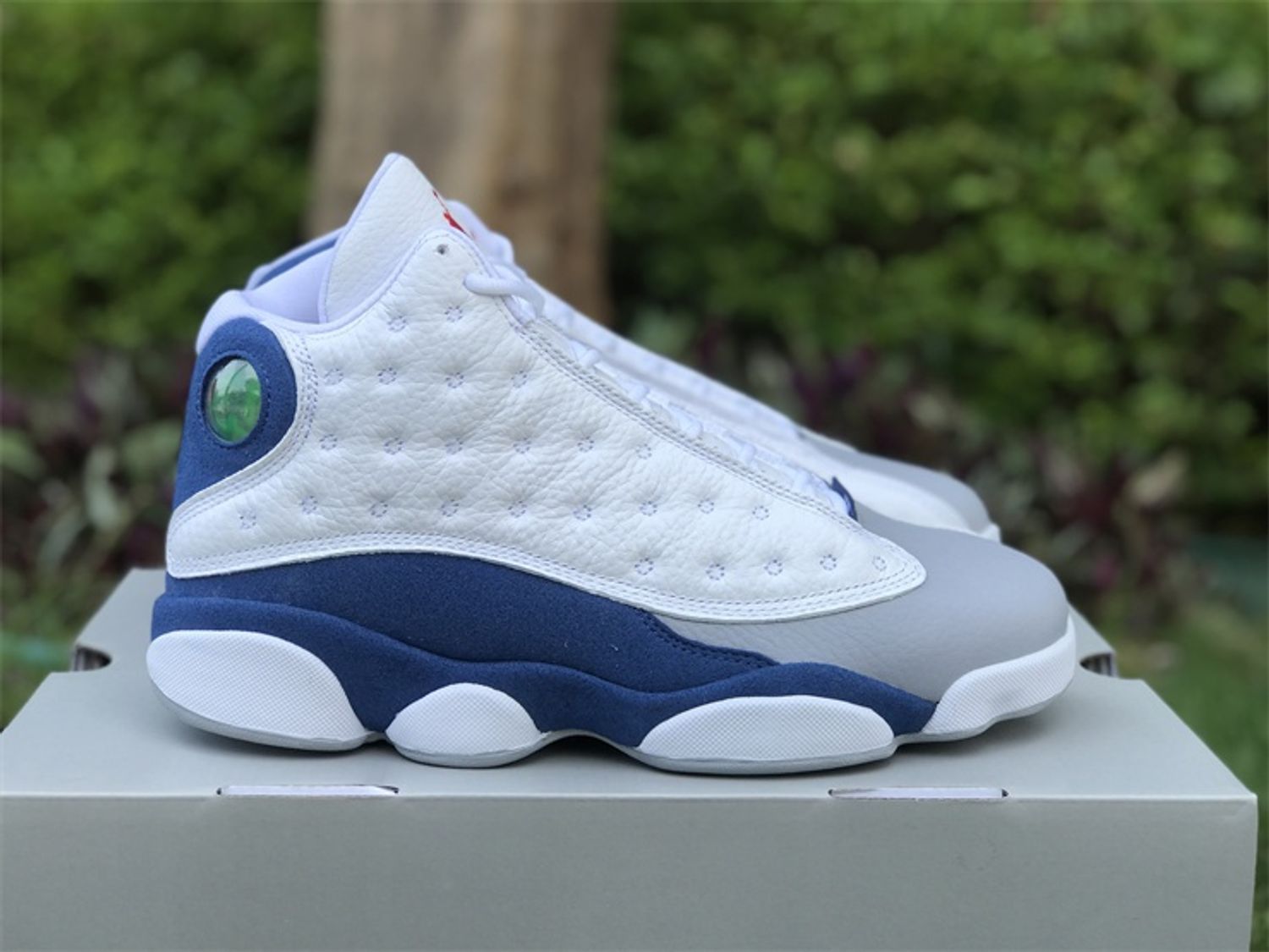 Air Jordan 13 “French Blue” 