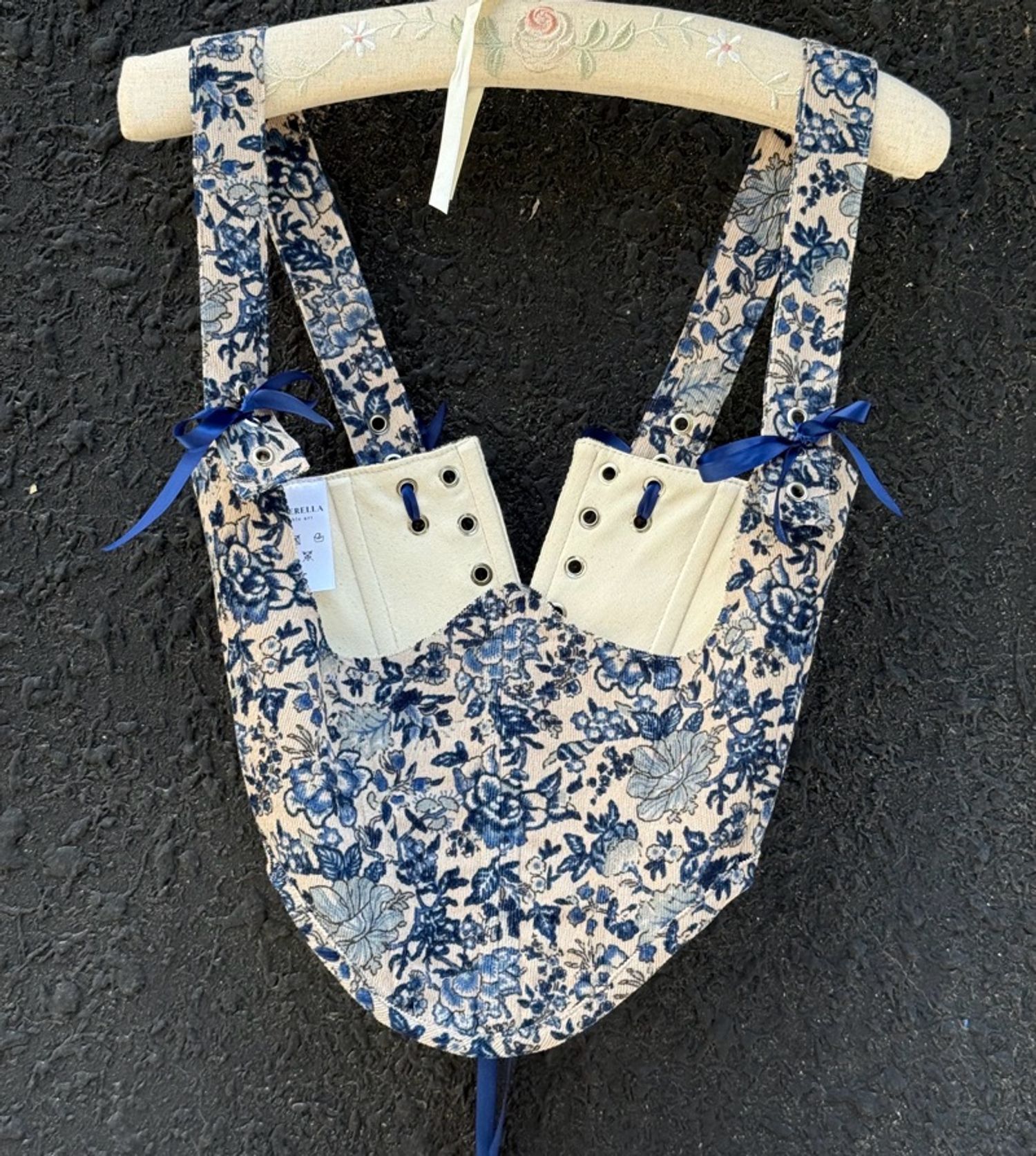 ‘Porcelain’ underbust corset 