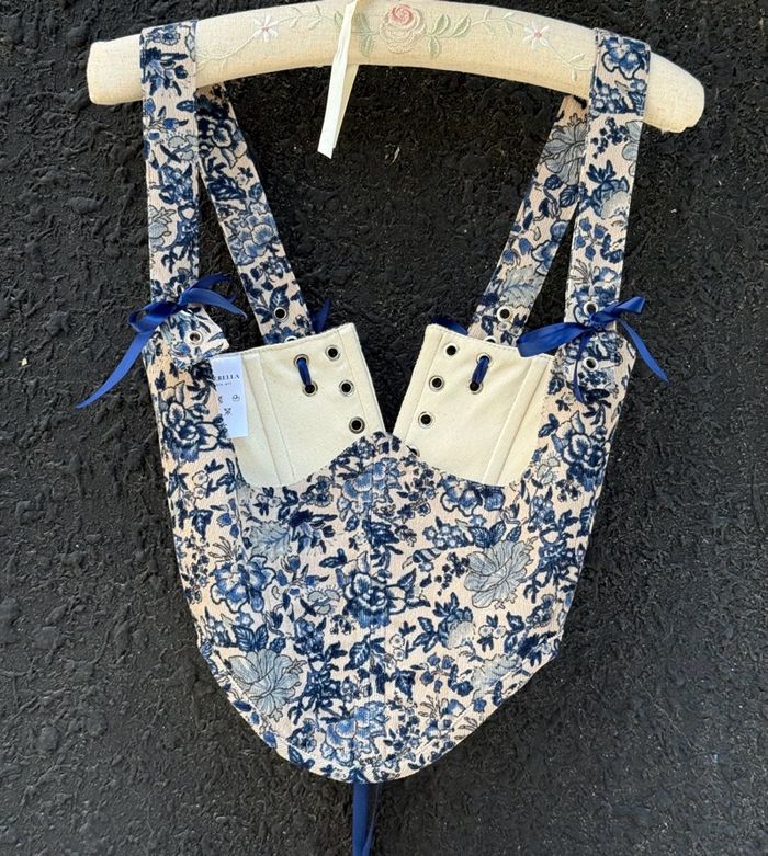 ‘Porcelain’ underbust corset 