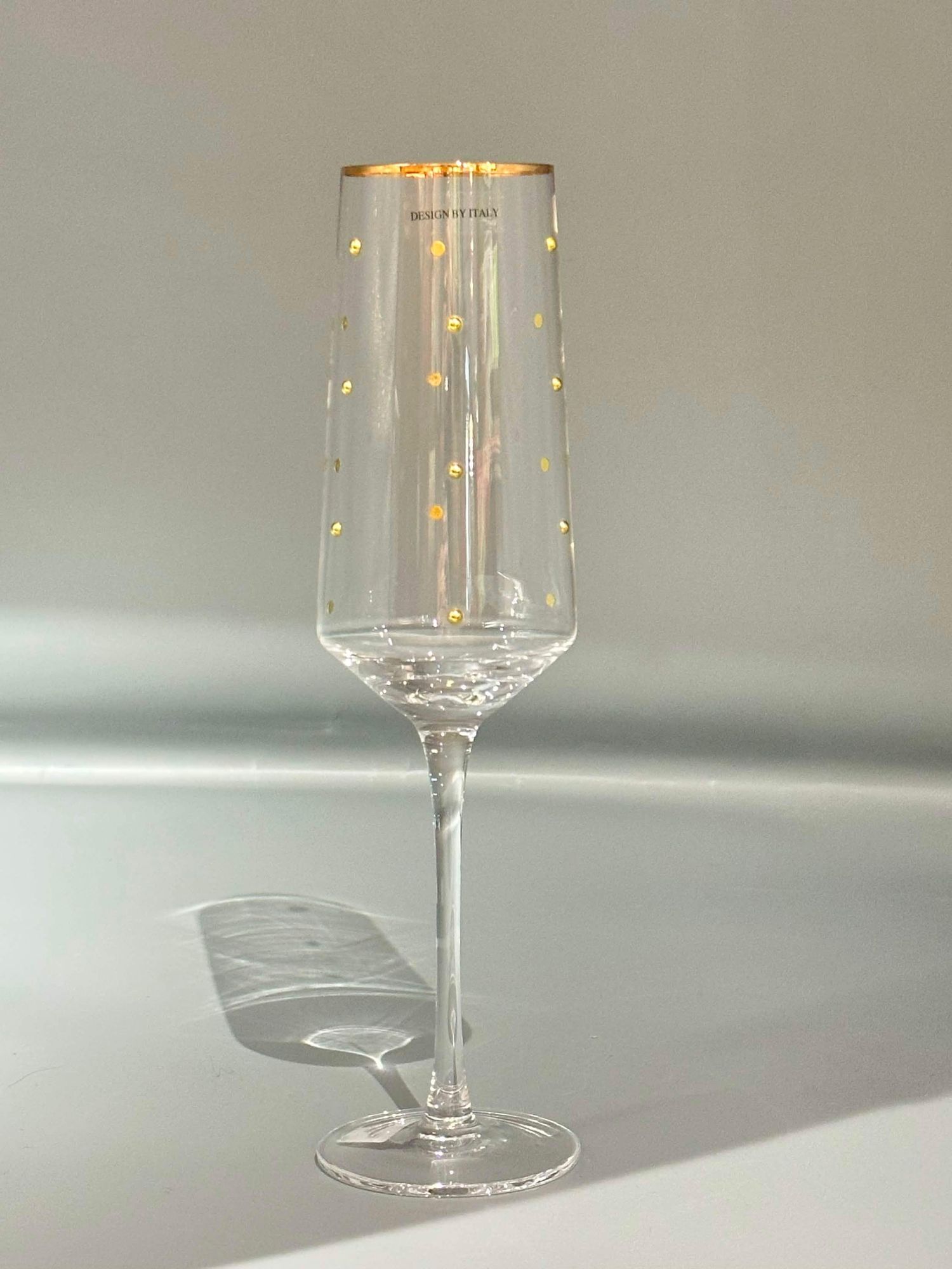 Thos champagne хундага шигтгээтэй