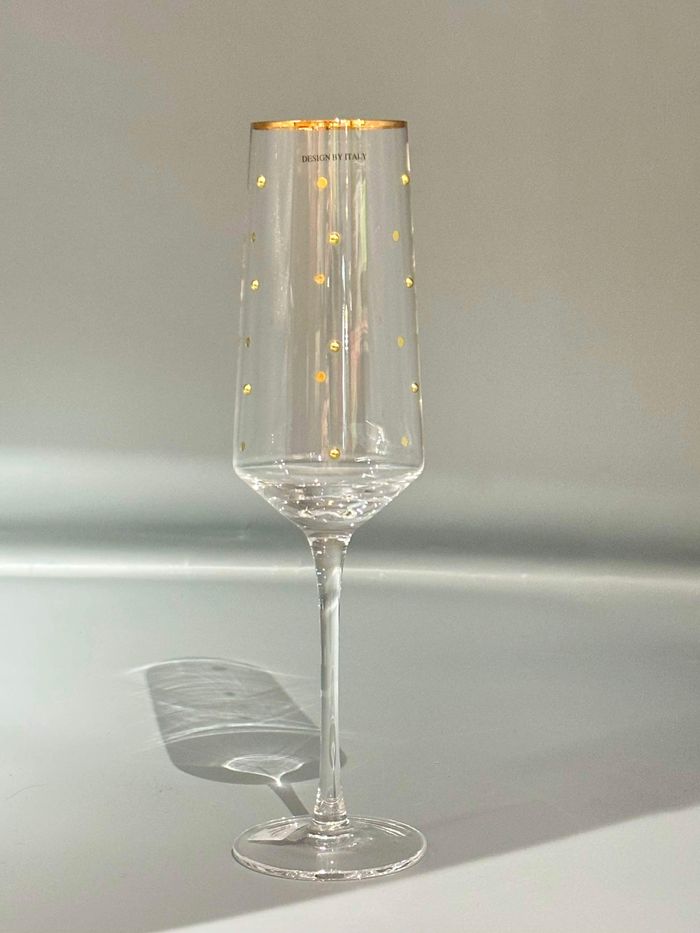 Thos champagne хундага шигтгээтэй