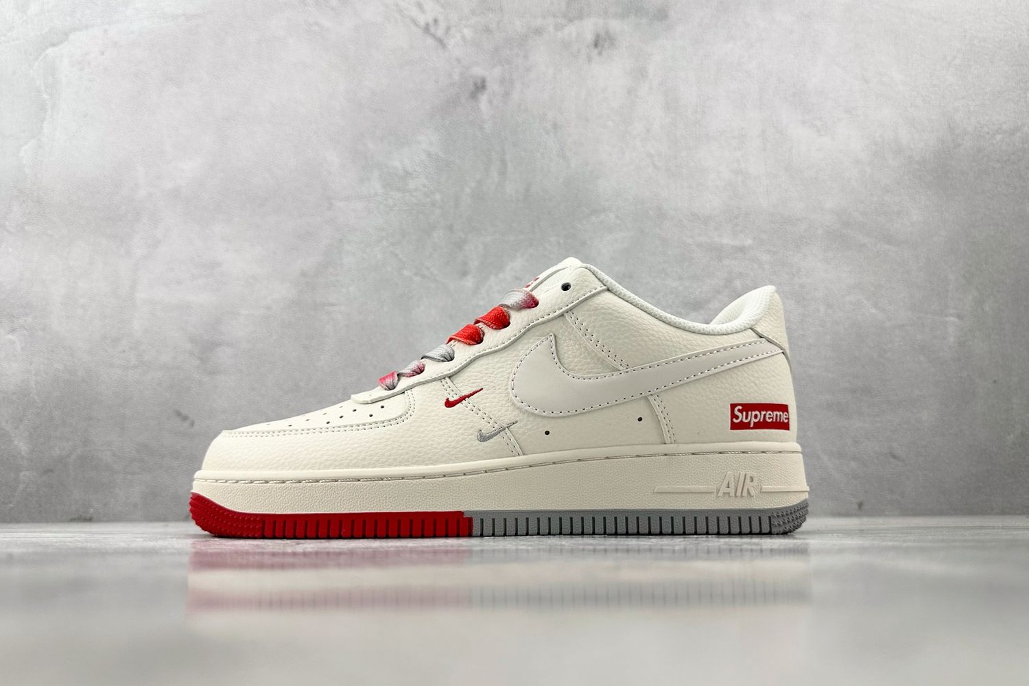 Nike Airforce 1 Low x Supreme 04