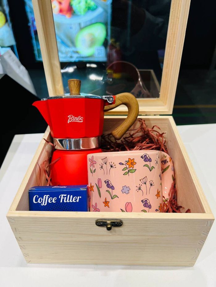 Модон хайрцагтай сэт