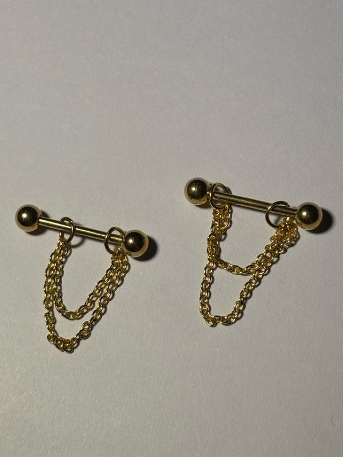 Хөхний ээмэг