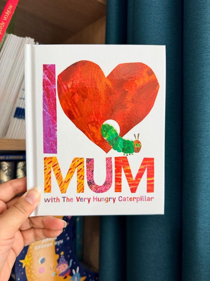 I ❤️ MUM with the very hungry cat