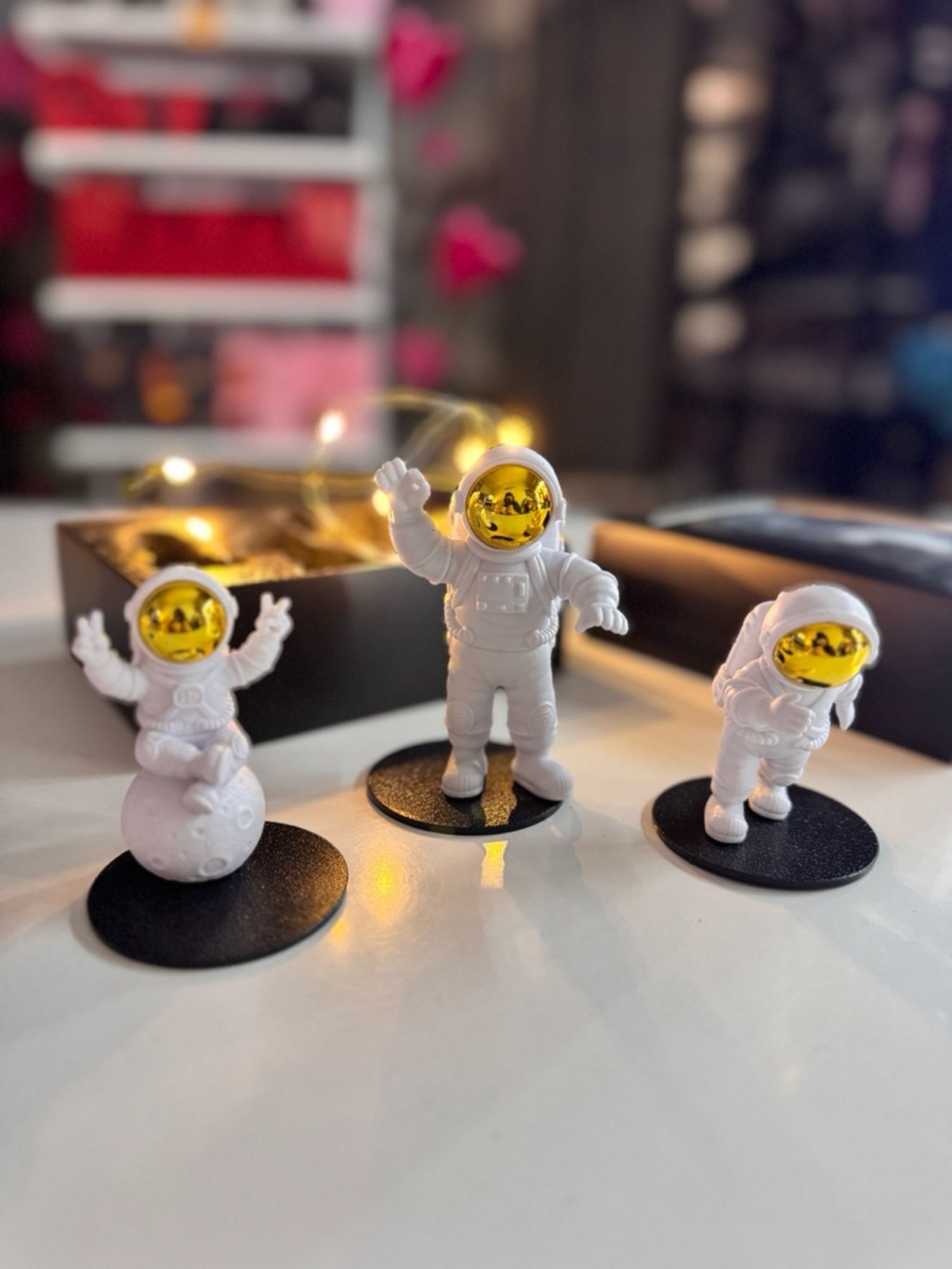 Astronaut фигур 3 хос