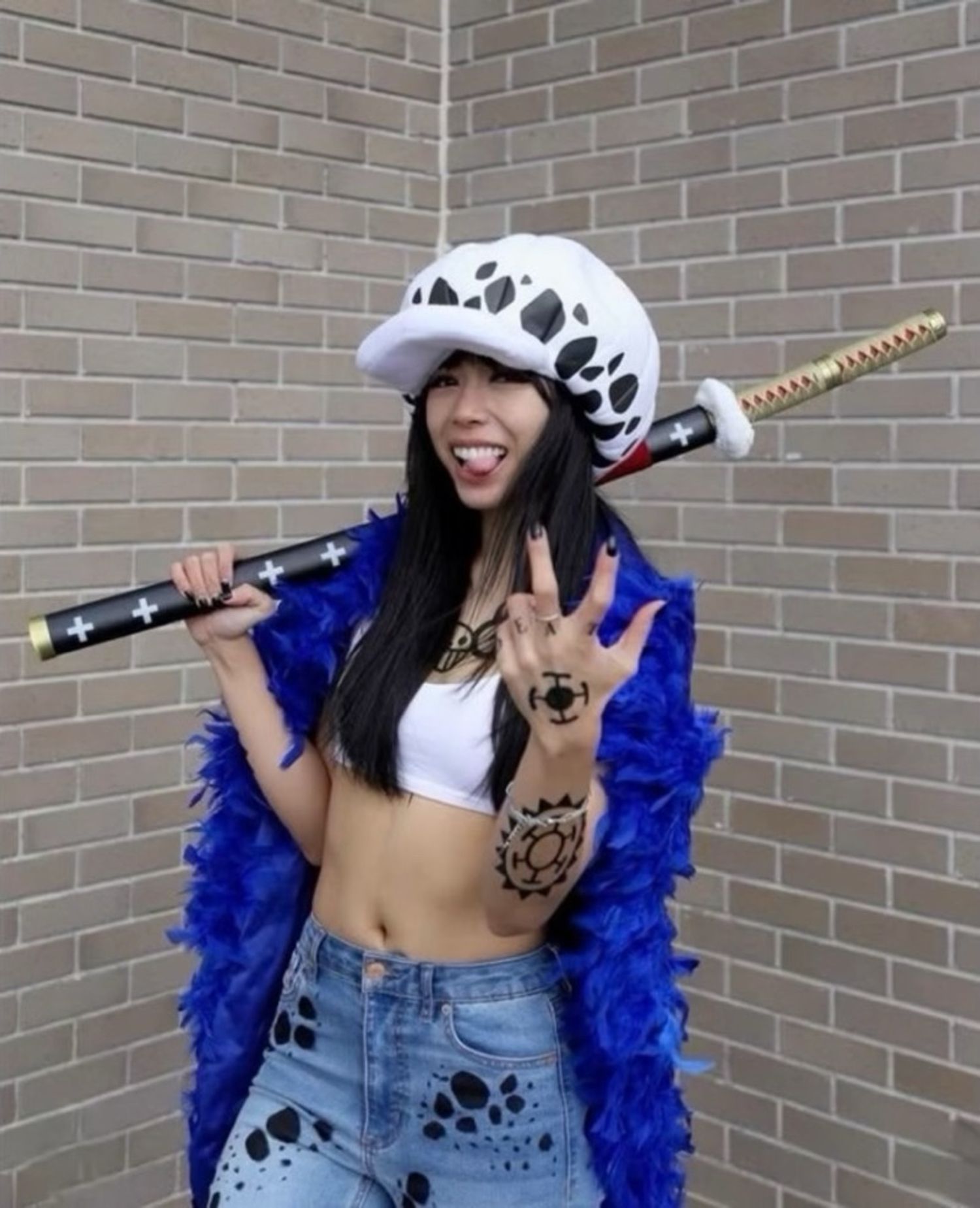 Trafalgar Law Усан шивээс