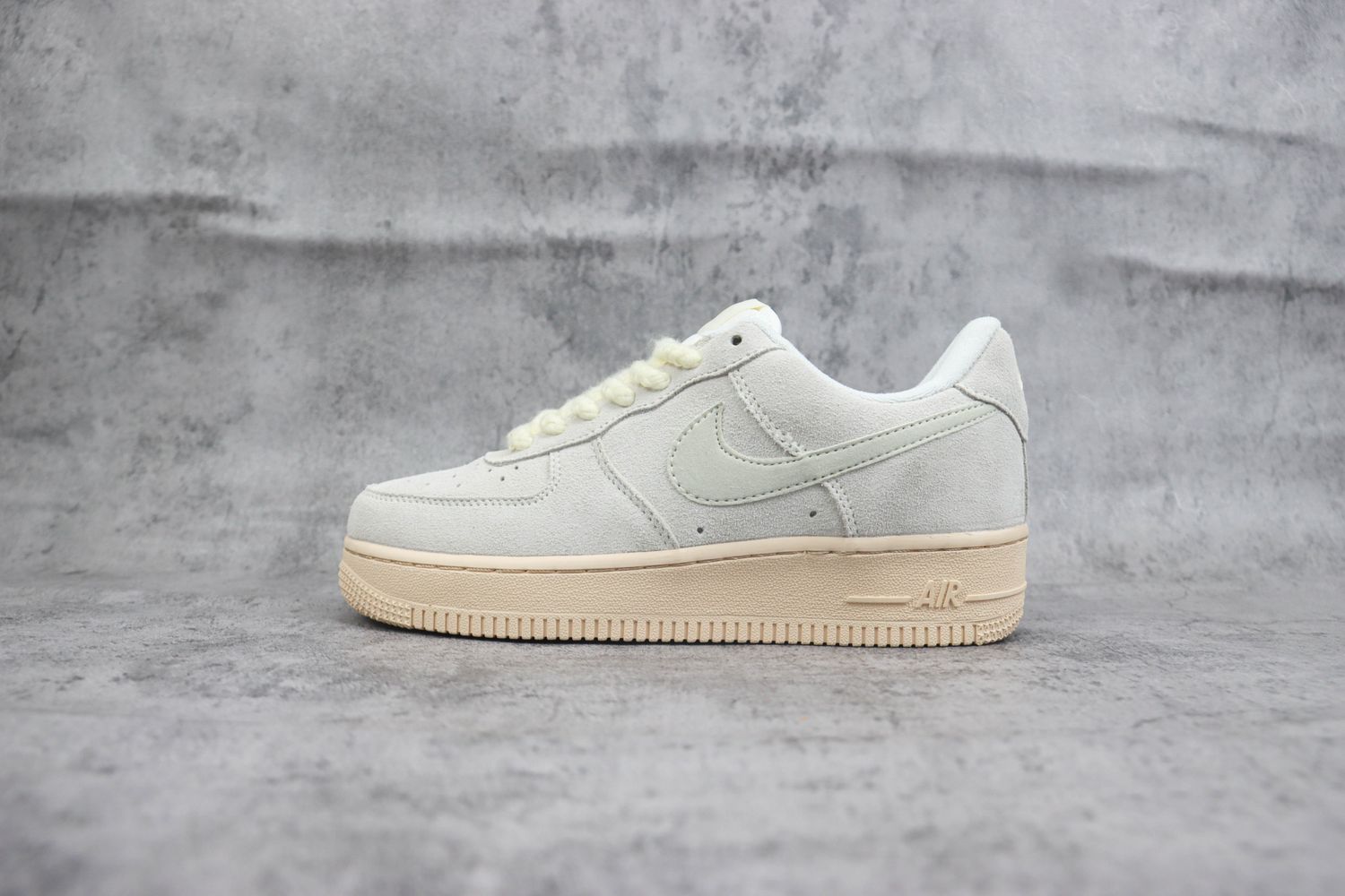 Air Force 1 Winter Premium 'Summit White'