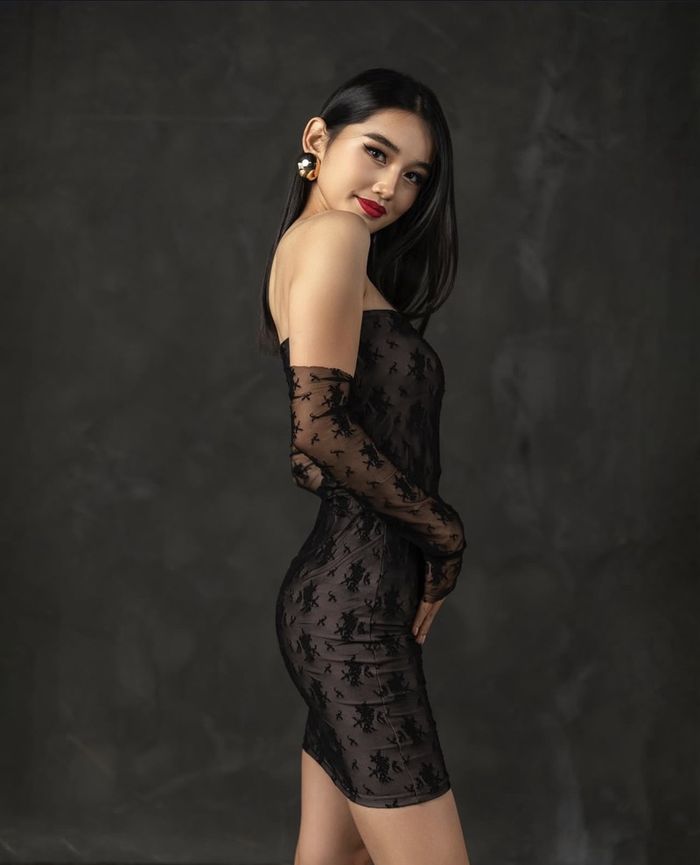 Lace tube mini dress