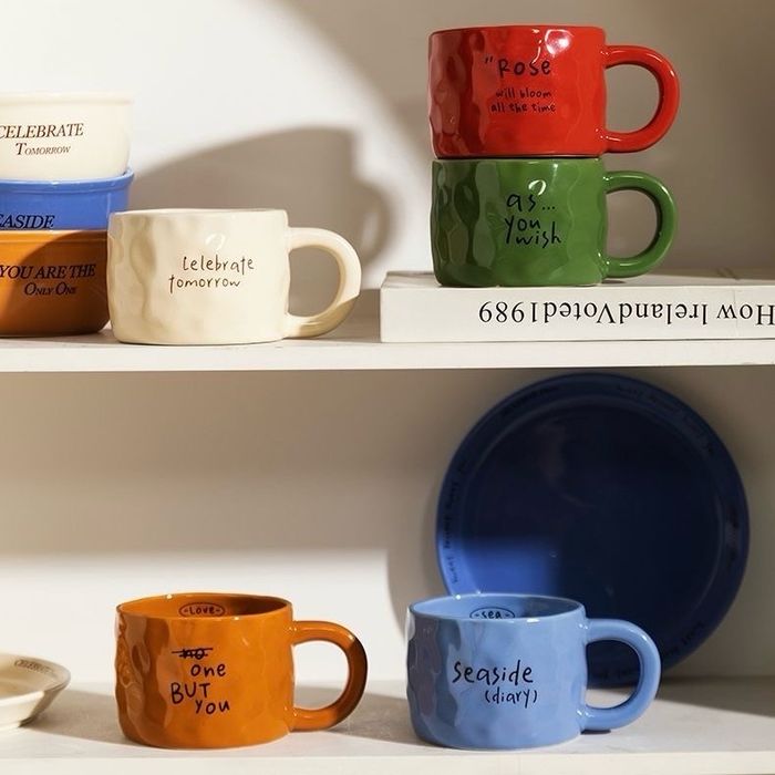 Шаазан, бичигтэй аяга