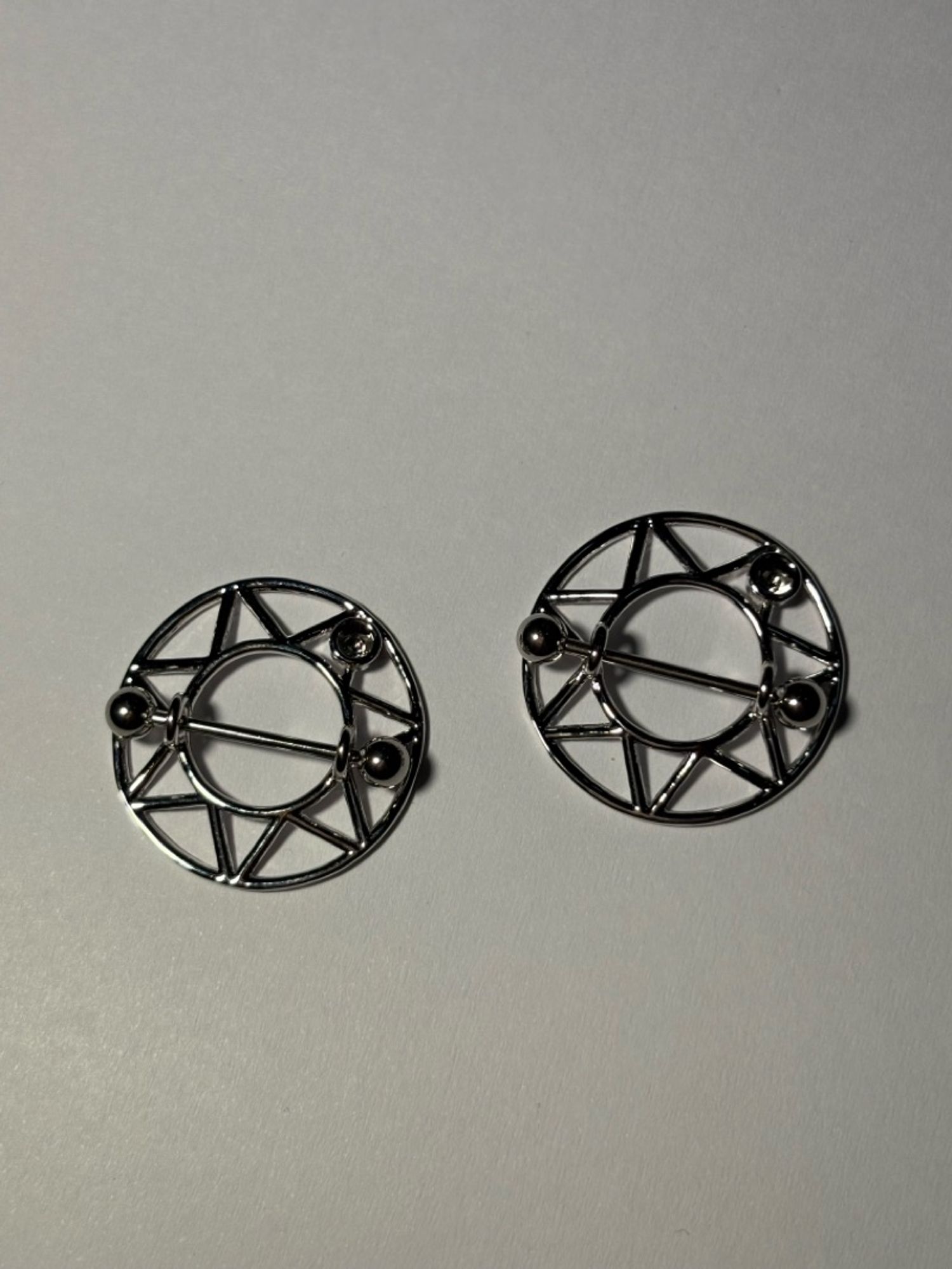 Хөхний ээмэг