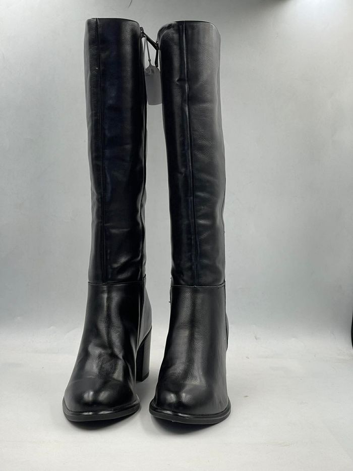 Marco Tozzi хагас өсгийтэй