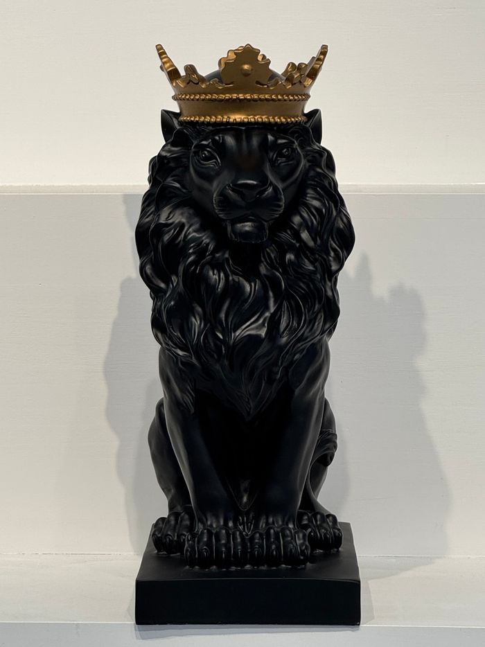 Lion King Sculpture 