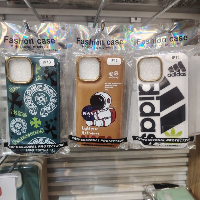 iPhone 13 Зурагтай Бөмбөгөр Кэйс 