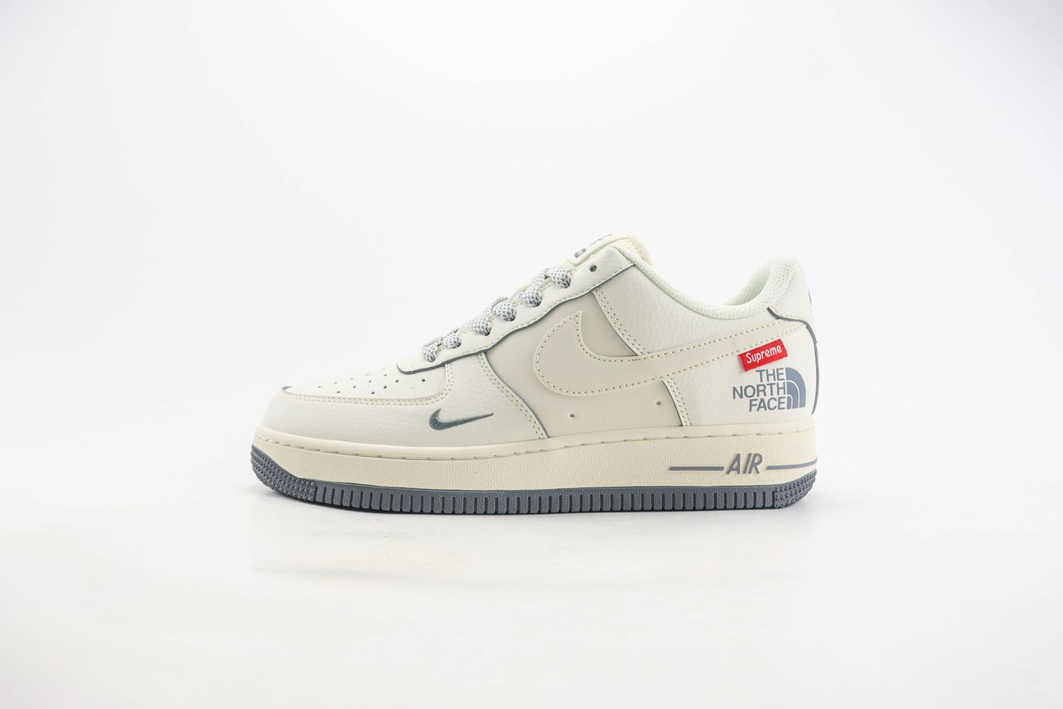  Nike Air Force 1 Low x the north face x supreme