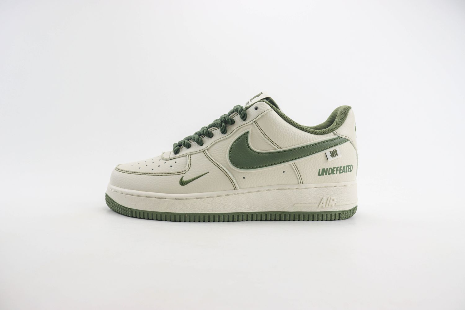 Nike Air Force 1 Low x Undefated 22