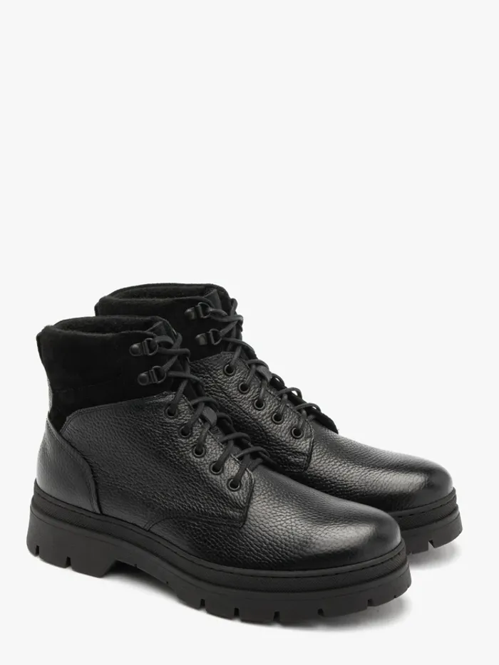 Black men’s winter boot