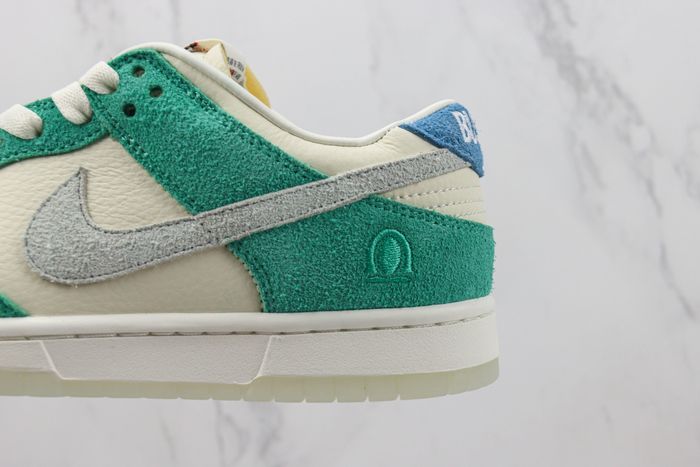 Kasina x Dunk Low 'Road Sign'