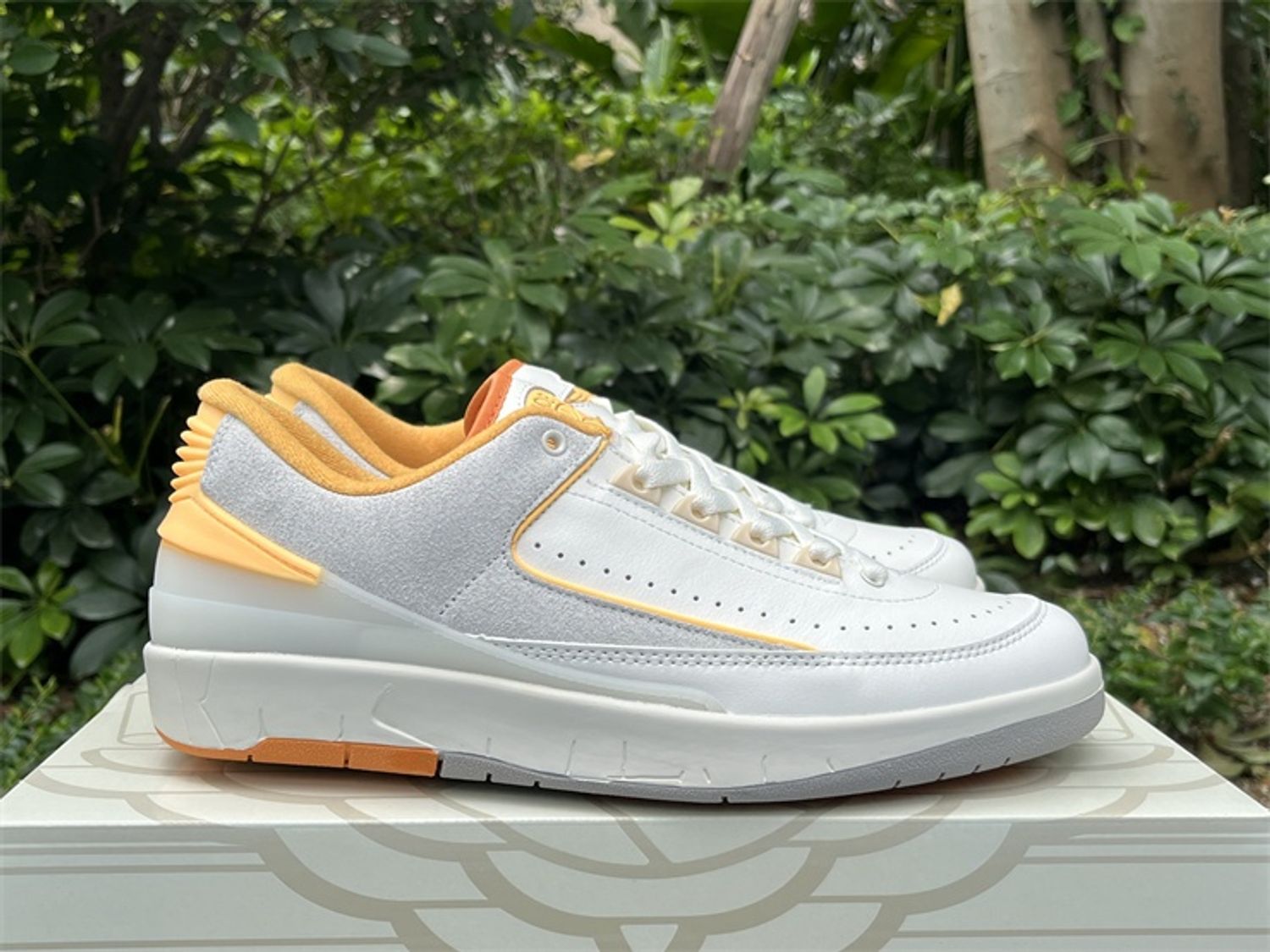  Air Jordan 2 Low “Melon Tint”