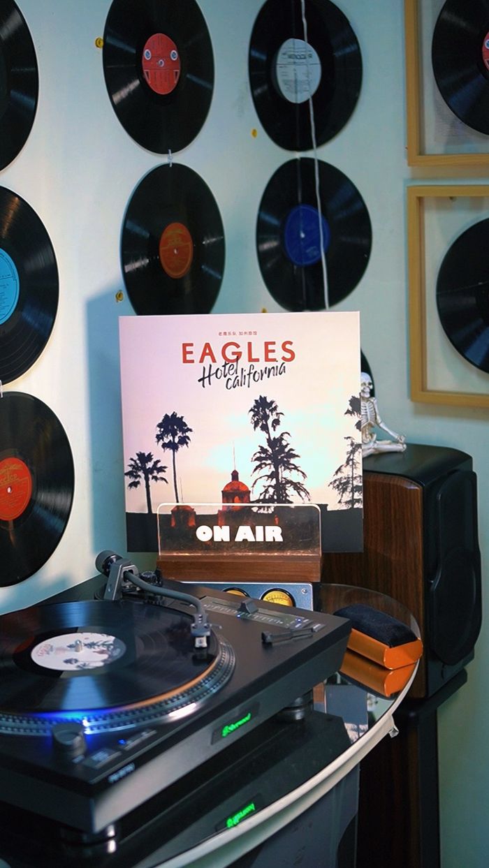 Eagles – Hotel California