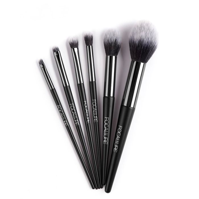 Make up brush ( no bag)