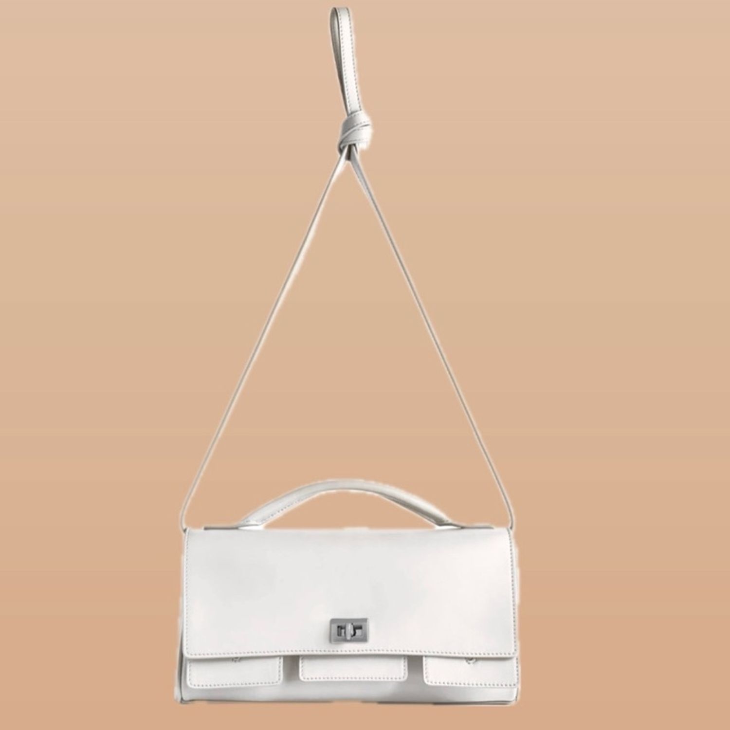 Бэлэн цагаан цүнх