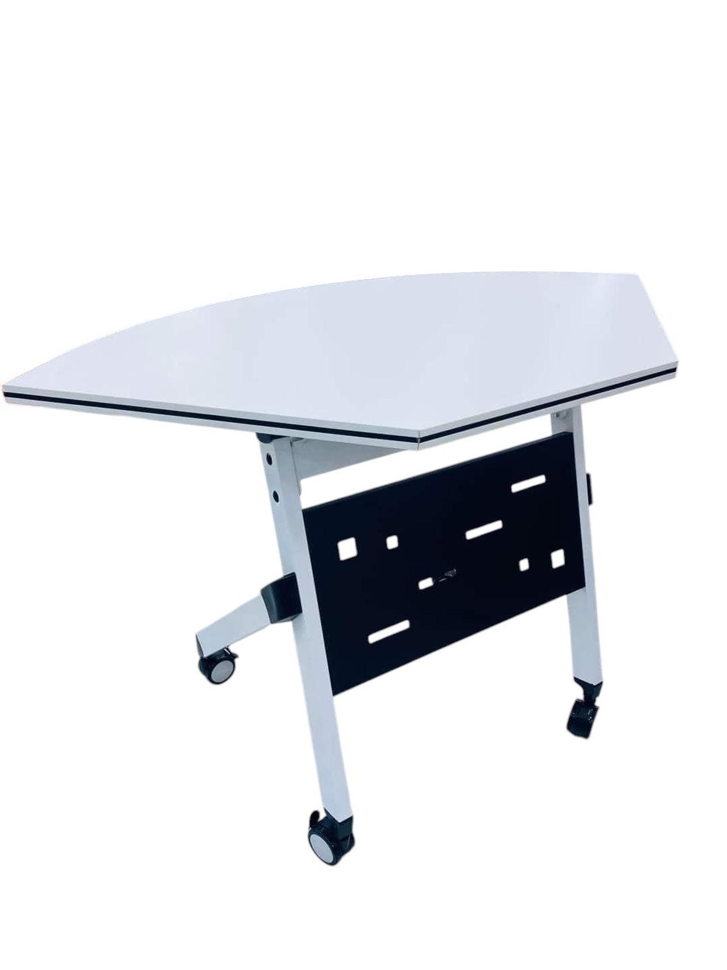 Эвхэгддэг ширээ