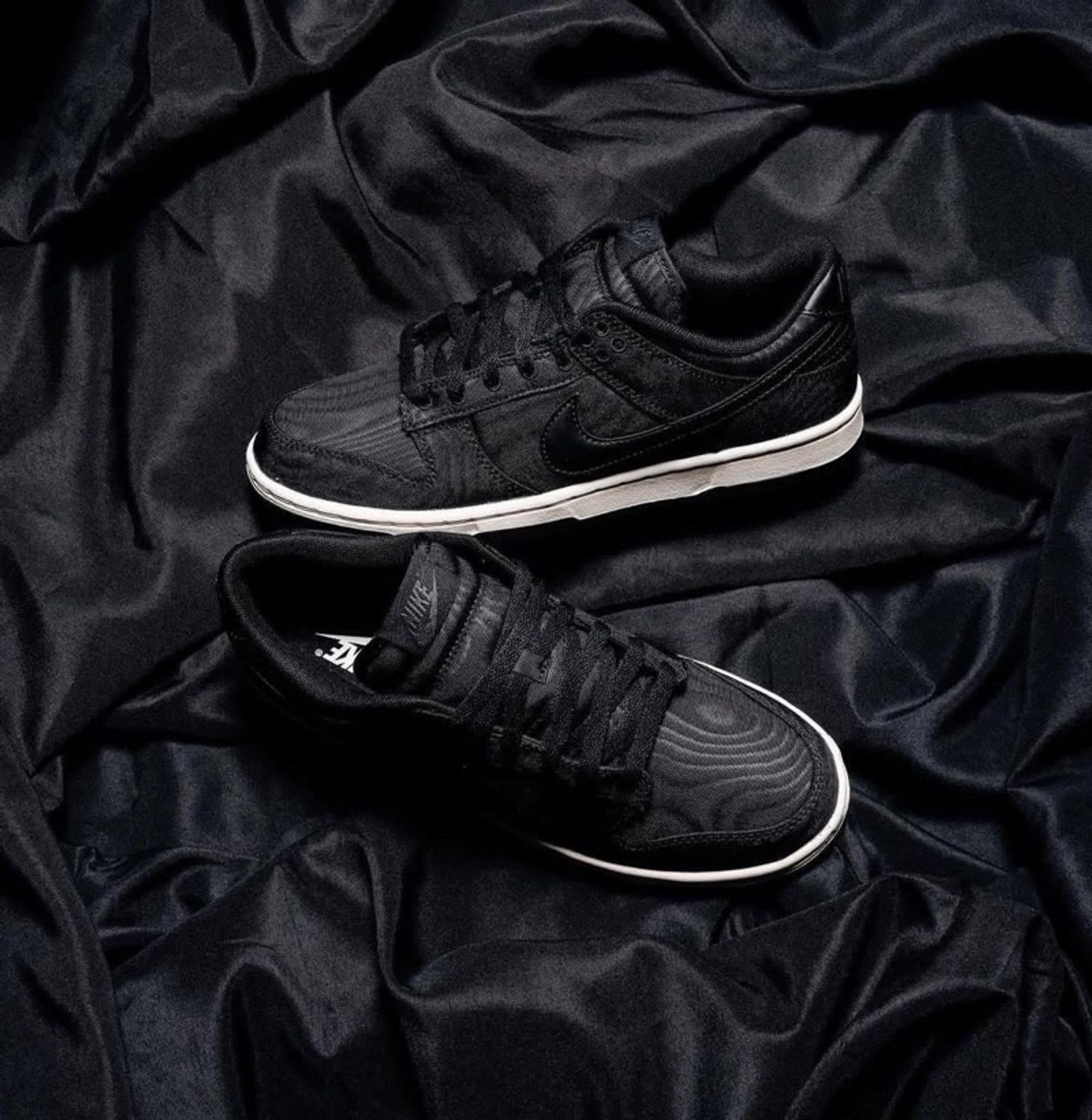 Nike Dunk Low "Black Canvas"