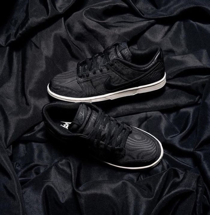 Nike Dunk Low "Black Canvas"