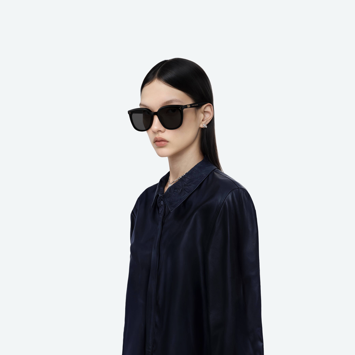 Lady Lang - хар өнгө