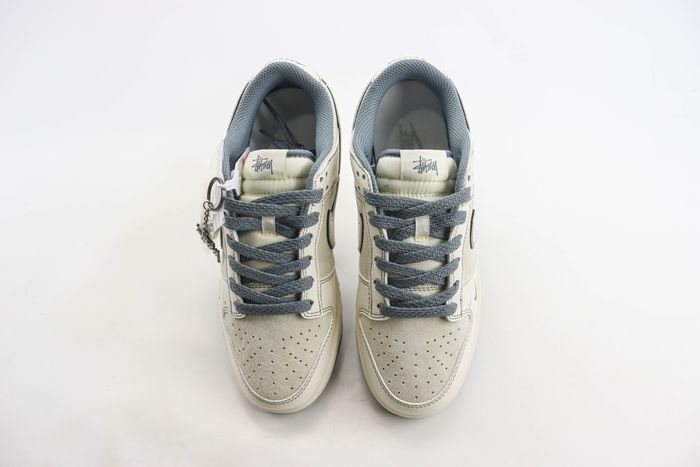 Nike SB Dunk Low x Stussy 46 