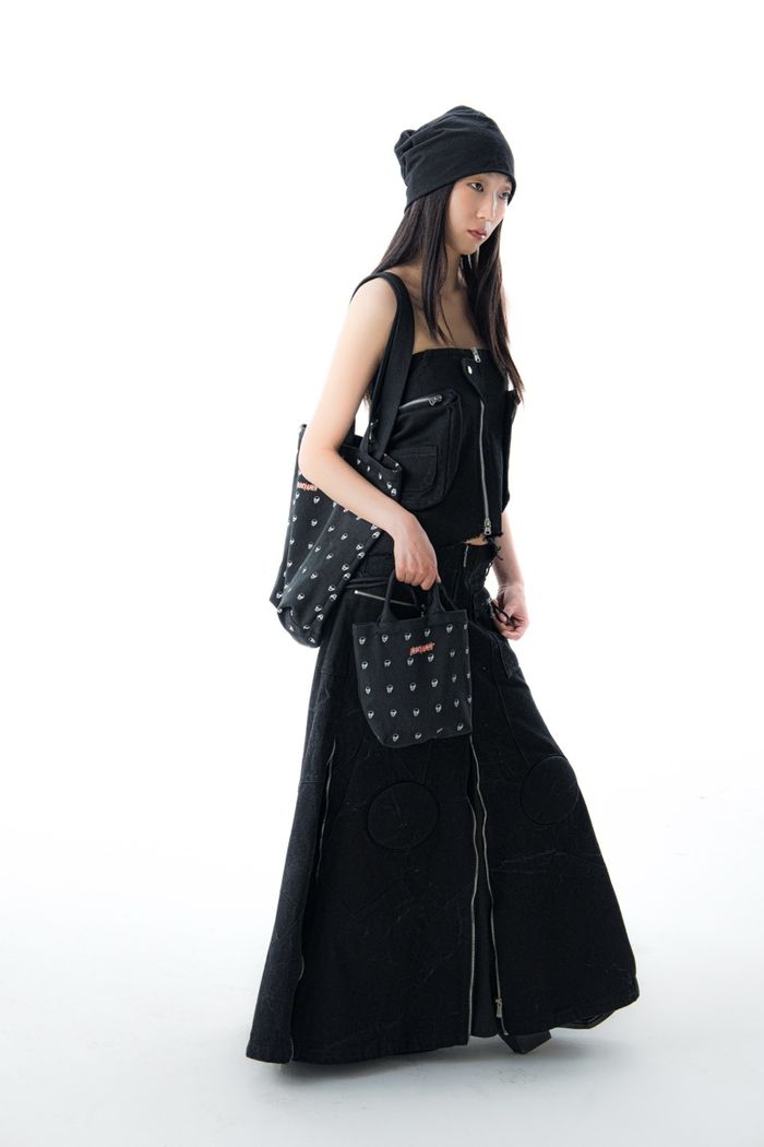 https://cdn.zochil.shop/30fbf09b-d8d0-42fa-95e9-aa984b9488e2_t700.jpg