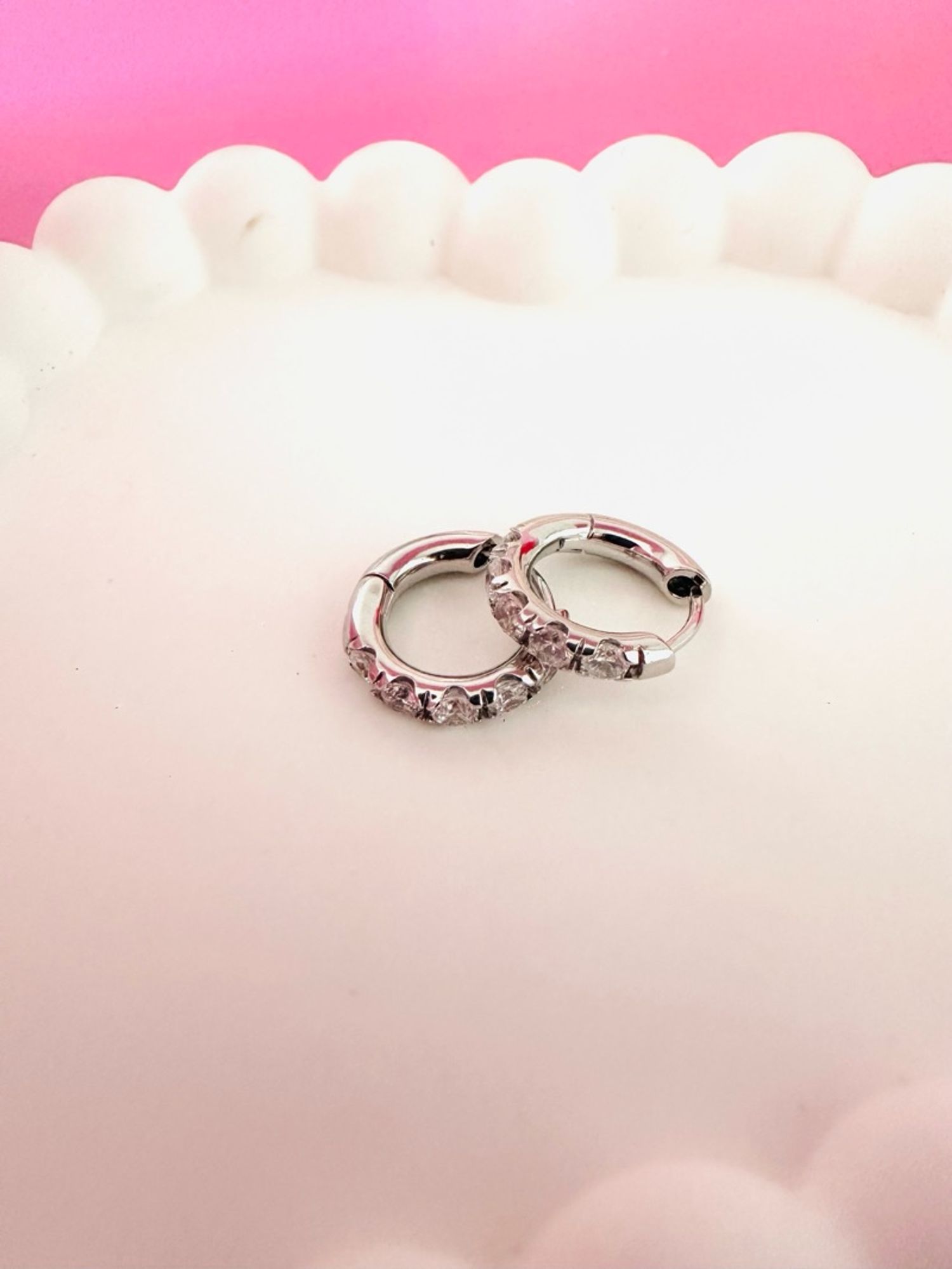 Шигтгээтэй ээмэг