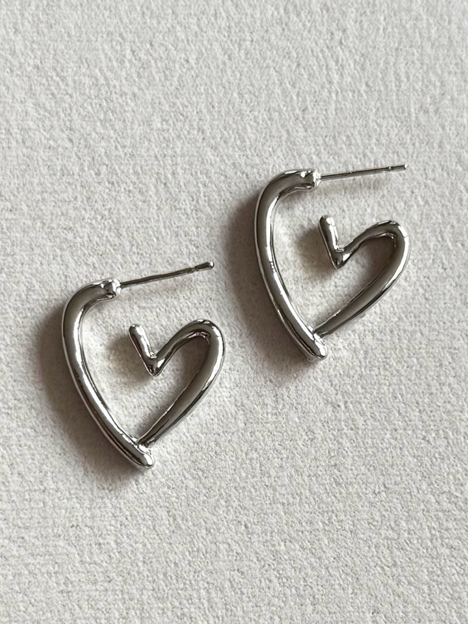 Heart-shaped hoop earrings