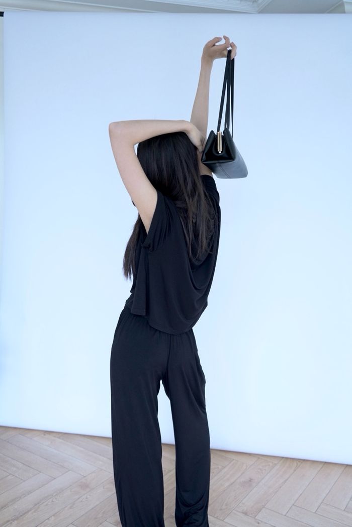 https://cdn.zochil.shop/312bf7e1-d838-4fde-ad57-95447e9c5118_t700.jpg