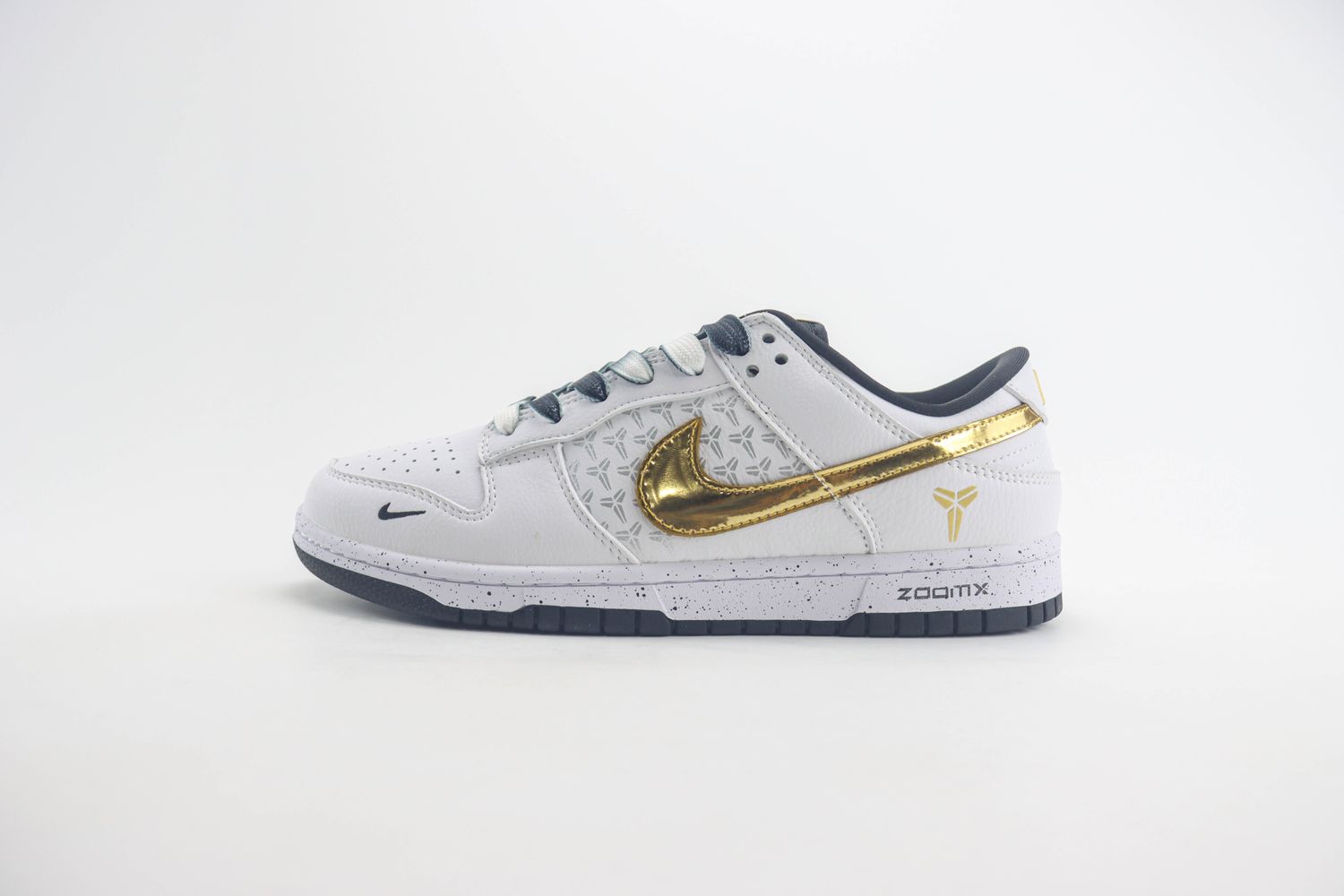 Nike SB Dunk Low x KOBE 