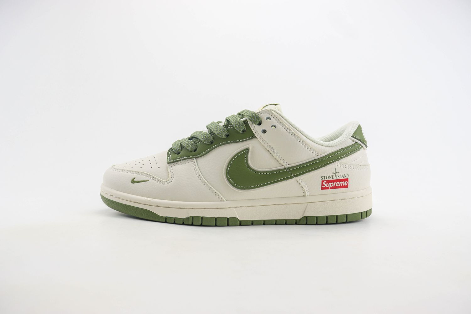 Nike SB Dunk Low x supreme x Stone Island 07