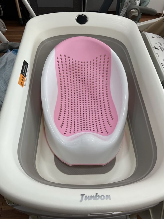 Deluxe baby bather 